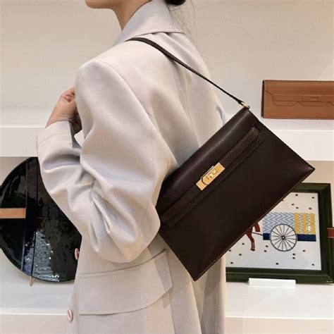 hermes kelly elan.